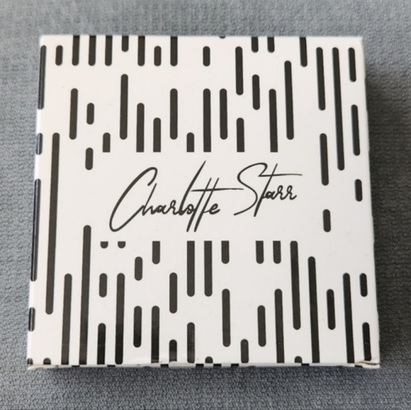 Charlotte Starr Revitalizing Eye Mask and Foldible Mirror Bundle - Picture 9 of 10